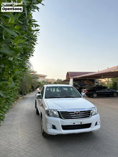 Toyota Hilux SR5 2