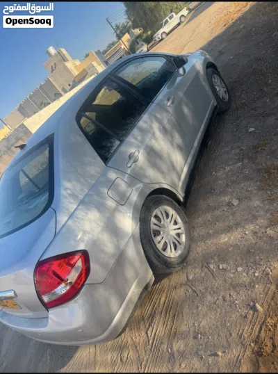 Nissan Tiida 3