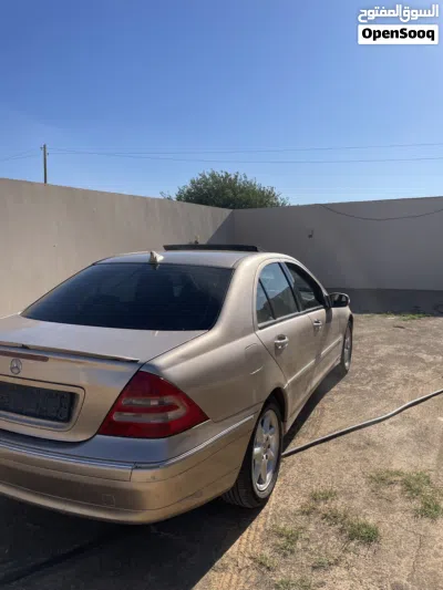 مرسيدس بنز الفئة-C C 230 4