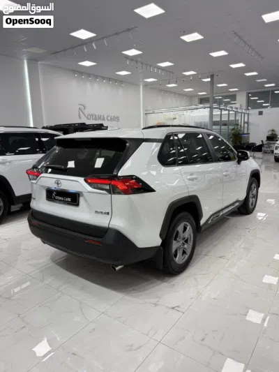Toyota RAV 4 Standard 4