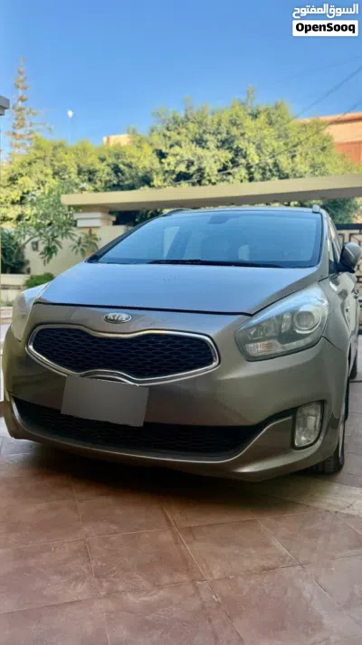 Kia Carens Luxury Plus 3