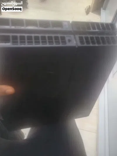سوني بلاي ستيشن 4 مع يد والاسلاك 2