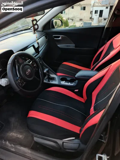 Kia Niro EX 4