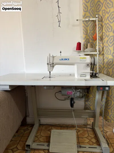 JUKI DDL-5550 Sewing machine And Janome MyLock 204D overlock (serger) machine. 3