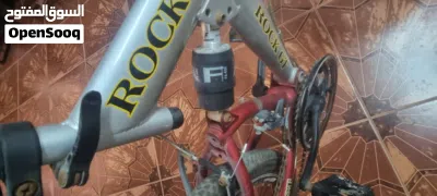 everything is good condition It was just kept, it was not used much this is fold cycle 4