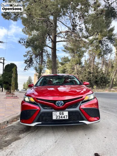 Toyota Camry SE 2