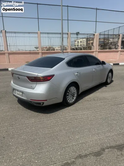 Kia Cadenza Limited 4