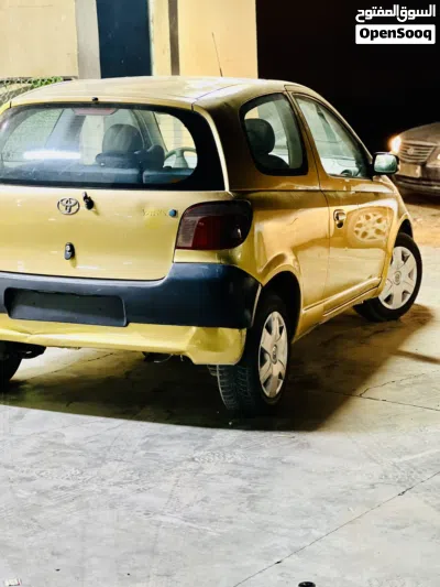 Toyota Yaris SE 2