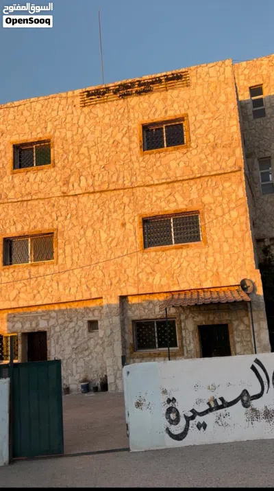مدرسة وموقع استثماري للبيع عقار للبيع 4