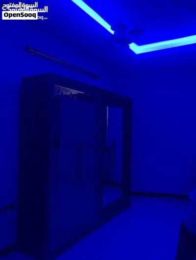 غرف إيجار يومي VIP للعوائل مفروشه ف الخوض السادسة مقابل سكوير تواصل معنا على الواتس اب او الاتصال وف 2