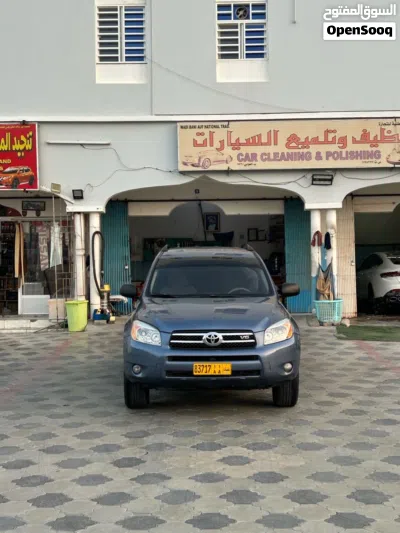 Toyota RAV 4 EX 2