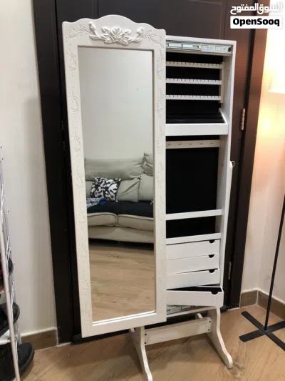 مرايا مع تسريحه بها ادراج وعلاقات وارفف للاكسسوارات مخمل من الداخل خشب زان 4