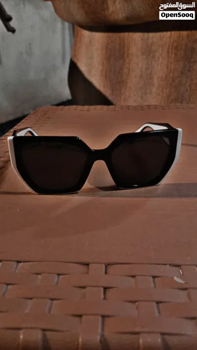 نضارت(PRADA) قابل التفاوض 3