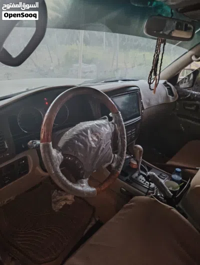 Toyota Land Cruiser VXR 2