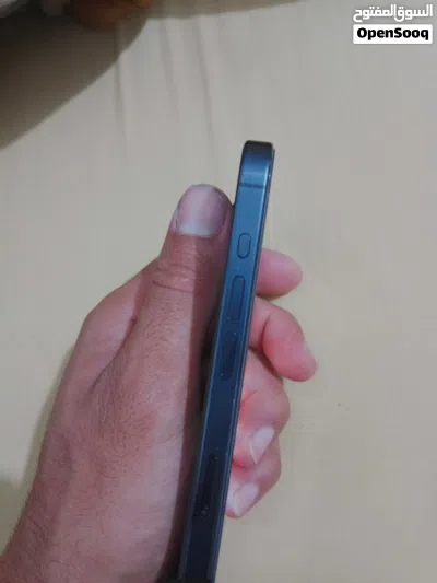 للبيع: iPhone 15 Pro Max 2