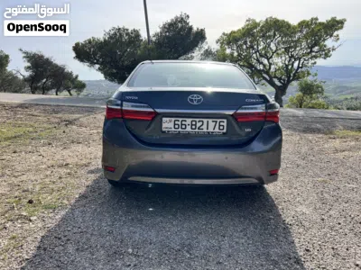 Toyota Corolla LE 4