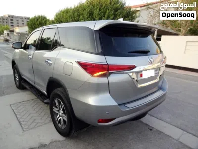 Toyota Fortuner Standard 2
