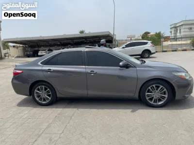 Toyota Camry SE 2