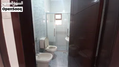 شقه فارغه للإيجار شميساني 160م 4