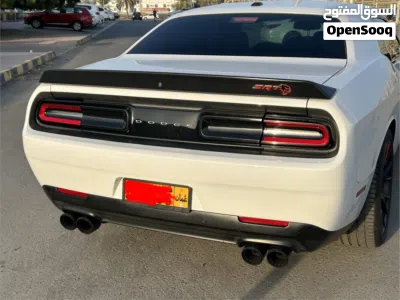 Dodge Challenger SRT8 Hellcat 4