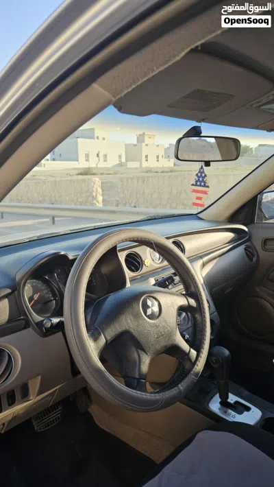 Mitsubishi Outlander GLS 4
