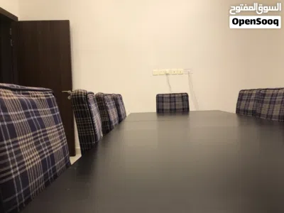 للبيع طولة طعام مع 10 كراسي 2
