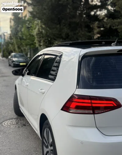 Volkswagen Golf E-Golf 4