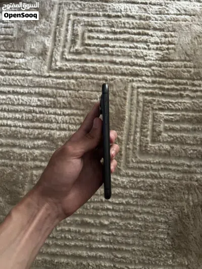 Iphone 11 مش مفتوح بطاريه: 75 مساحه: 64 معاه العلبه بتاعته مفهوش اي عيوب نهائي 4