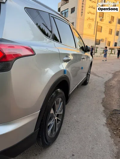 Toyota RAV 4 Limited 4