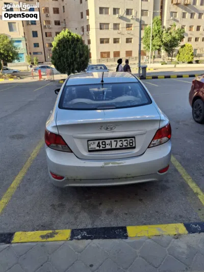 Hyundai Accent Standard 3