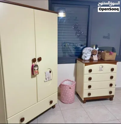 السلام عليكم، للبيع غرفة نوم أطفال راقية جداً وبحالة ممتازة كأنها جديدة (استخدام حشمة)، الغرفة من ال 2