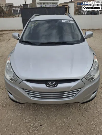 Hyundai Tucson GL 4