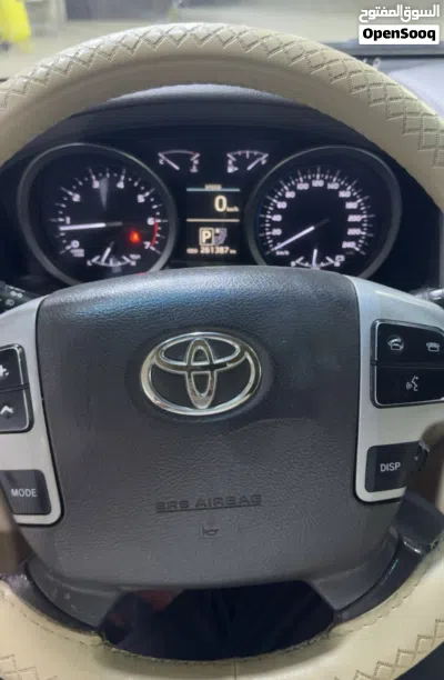 تويوتا لاند كروزر VXR 4