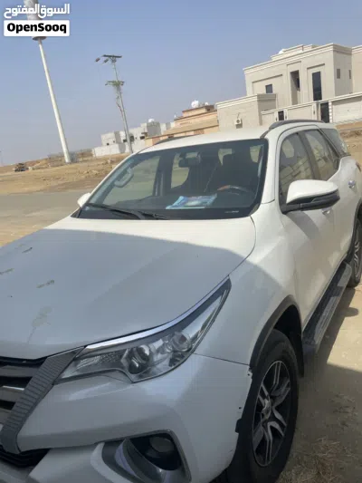 Toyota Fortuner VXR 2