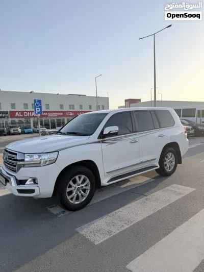 Toyota Land Cruiser GXR 4