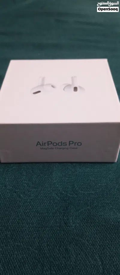 سماعات (الجيل الأول) Apple AirPods Pro - مجددة كل ملحقاتها والكرتونة معها 4