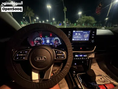 Kia Seltos EX 2