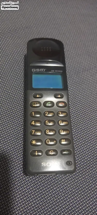 جهاز خلوي نوع Sony للسيارات يقبل شريحه 4