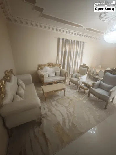 طقم كنب صالون مصري مذهب فخم جداً مع بوفيه (بحالة كالجديد) 2