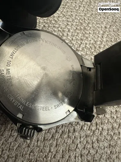 ساعه victorinox Swiss army اصدر ملكي 3