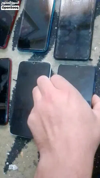 مجموعة هواتف بحاله جيده للبيع المستعجل لطفا السعر غير قابل للتفاوض 3