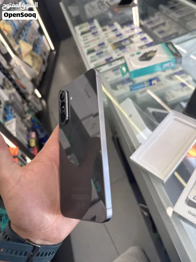 Samsung A56 12/256gb used // مستخدم بحالة الجديد مع كرتونتو 2