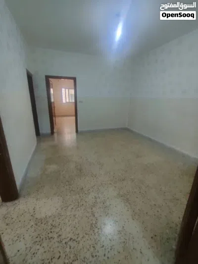 ش قة للإيجار على دوار النسيم ،خلف فندق أجنادين ، البوابة الجنوبية جامعة اليرموك 3