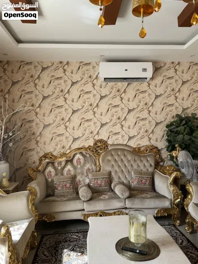 Sofa set for sale with tabel 4
