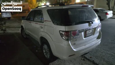Toyota Fortuner SR5 4