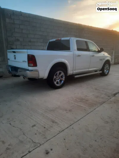 دودج رام Laramie 4