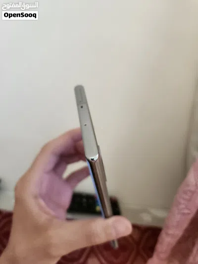 نوت عشره بلس ذاكره256 رام12 لون مموج 4