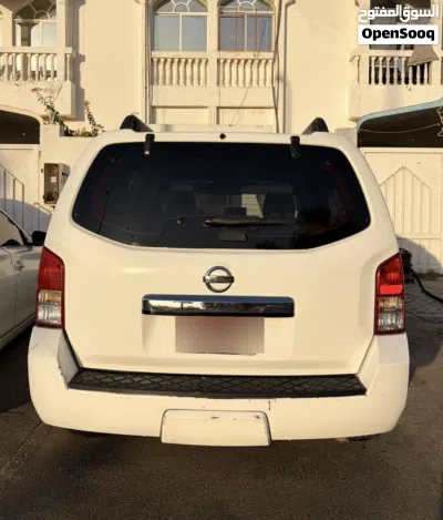 Nissan Pathfinder S 4
