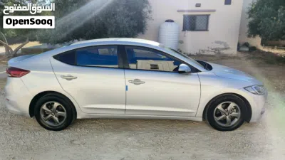 Hyundai Avante SE 4