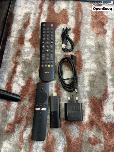 للبيع شاشة tcl 43 مع جهاز شاومي للعرض 3
